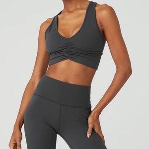 Alo Yoga Wild Thing Bra in Anthracite. Size Small